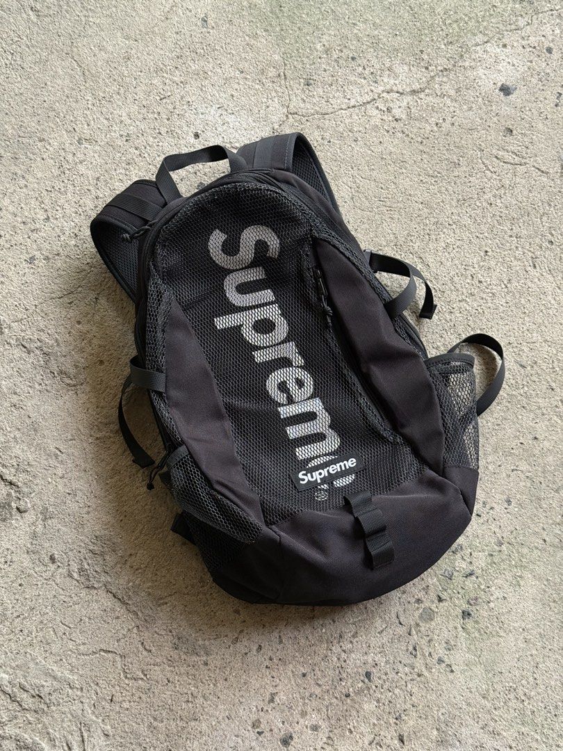 Supreme Black Backpack (Category: Backpacks) located in Manila. Submitted by yamborghini22 (Listing ID 1462981501, Image 2). Description: Supreme Backpack SS20 Black 3m Cordura Great Condition ₱5500.