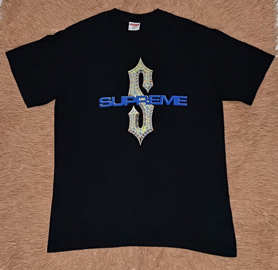 SUPREME DIAMOND TEE (Category: Activewear) located in Legazpi City. Submitted by nashaiza (Listing ID 1462924168, Image 1). Description: SUPREME DIAMOND TEE Authentic/Legit 19.5x27 dimes Small on tag 9.5/10 Color Rate Excellent Condition No issue MOP: GCash Courier: J&T Express.