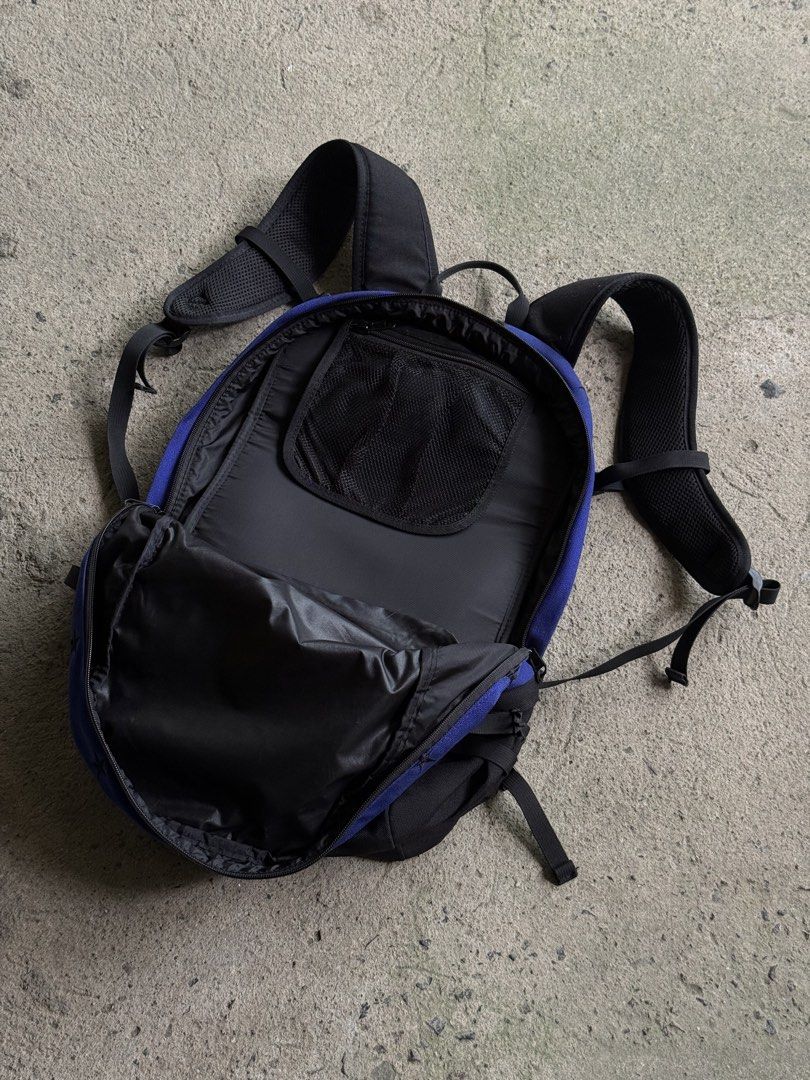 Supreme FW13 Stars Blue Two Tone Backpack (Category: Backpacks) located in Manila. Submitted by yamborghini22 (Listing ID 1462987920, Image 3). Description: Supreme FW13 Stars Blue Two Tone Backpack Cordura Great Condition ₱7998.