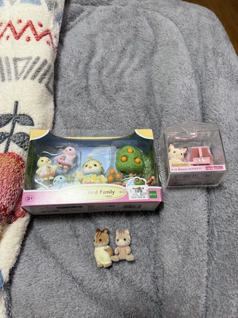 sylvanian families set (Category: Figurines & Statues) located in Quezon City. Submitted by whatthehellywhatthehalleberry (Listing ID 1462929514, Image 1). Description: loc: qc.