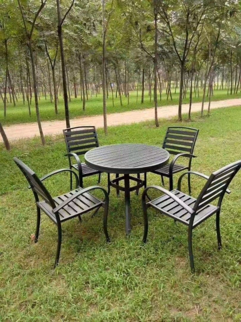 table and chairs COD (Category: Tables & Sets) located in Manila. Submitted by thrifty.sh0p (Listing ID 1463102715, Image 2). Description: cod within metro manila.