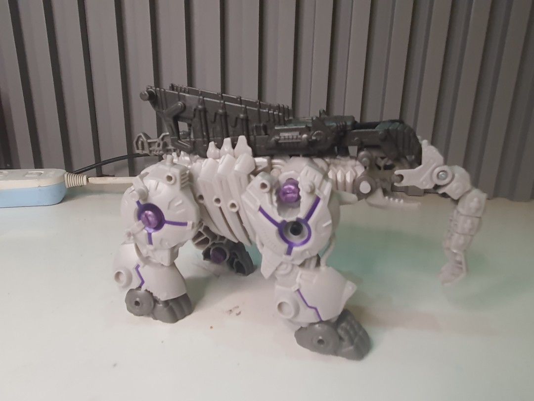 Takara Tomy Zoids Wild ZW43 Zero Phantoth (Category: Gundam & Model Kits) located in Tarlac. Submitted by ziv_surplus (Listing ID 1462925085, Image 1). Description: Takara Tomy Zoids Wild ZW43 Zero Phantoth Incomplete - Missing parts As is.