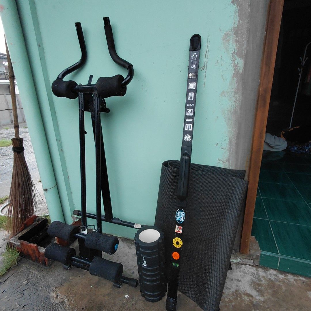 Take All (Category: Cardio & Fitness Machines) located in Aringay. Submitted by lloybaltazar (Listing ID 1462943500, Image 2). Description: Abs Generator Flexibar Hard Massage Roller Yoga Mat.