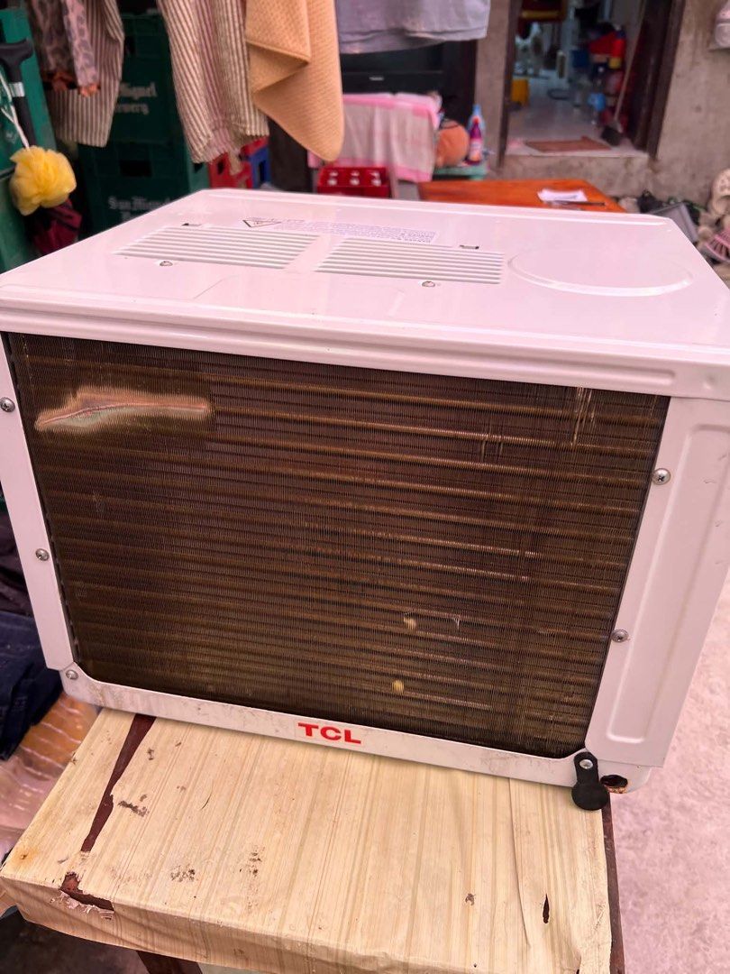 TCL 1hp inverter Window Air Conditioner with Remote (Category: Air Conditioning and Heating) located in Makati City. Submitted by grgdlm (Listing ID 1462923093, Image 3). Description: - TCL Window Air Conditioner - Includes remote control - Unit is in good working condition Used for 6 months Rfs: lipat bahay Can deliver to you if you're around makati.