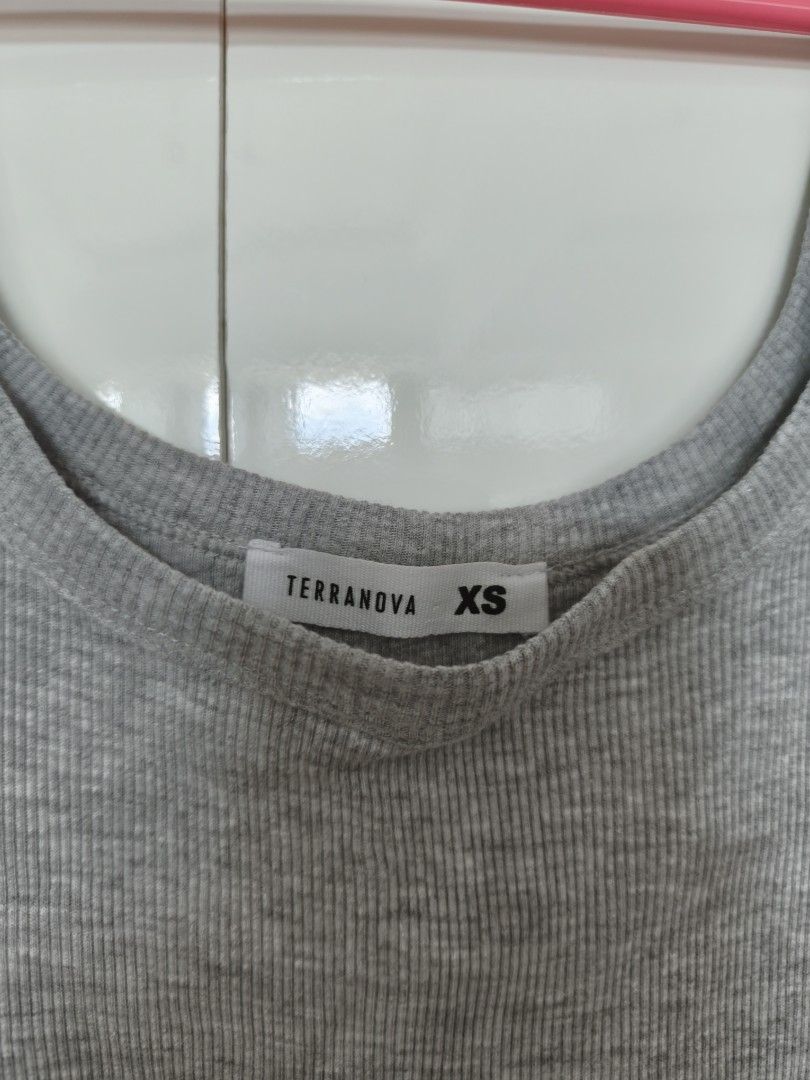 Terranova Gray Top (Category: Others Tops) located in Manila. Submitted by smilefashion08 (Listing ID 1462896889, Image 2). Description: .