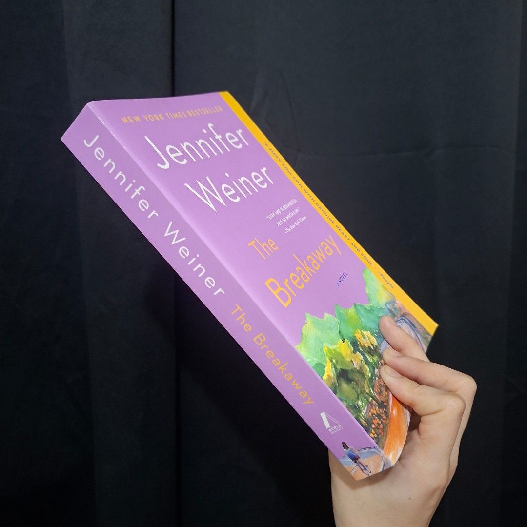The Breakaway by Jennifer Weiner (Category: Storybooks) located in Marikina City. Submitted by hellobookish.ph (Listing ID 1463039857, Image 2). Description: GR ⭐️ 3.75 (64.5k ratings) Standalone Romance, Chick Lit, Contemporary Paperback.