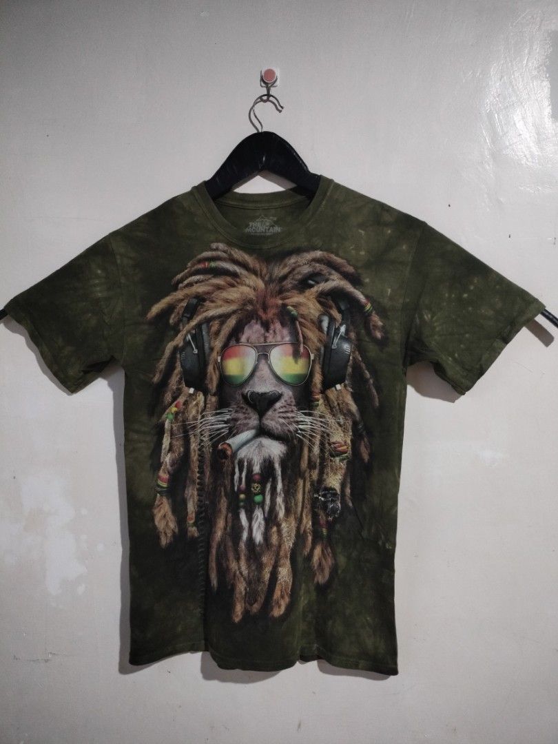 THE MOUNTAIN (Category: Tshirts & Polo Shirts ) located in Calbayog City. Submitted by mr.thrifter_ph. (Listing ID 1463008981, Image 1). Description: 🏷️ THE MOUNTAIN - MEDIUM (M) - Width 20 - Length 30 - Good Condition - Colorrate 9/10 - NO ISSUE.