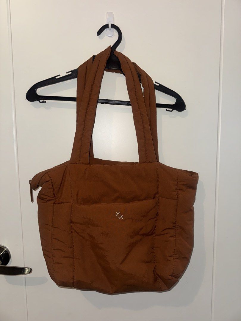 The Paper Bunny Puffer Shopper (Pecan) (Category: Tote Bags) located in Mandaluyong City. Submitted by vielscloset (Listing ID 1462994156, Image 1). Description: The Paper Bunny Puffer Shopper in Pecan - 10/10 condition (Good as new - no damages nor flaws) - Used only for a few times indoors.