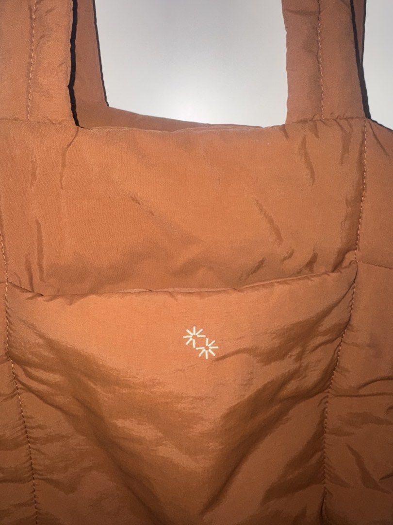 The Paper Bunny Puffer Shopper (Pecan) (Category: Tote Bags) located in Mandaluyong City. Submitted by vielscloset (Listing ID 1462994156, Image 2). Description: The Paper Bunny Puffer Shopper in Pecan - 10/10 condition (Good as new - no damages nor flaws) - Used only for a few times indoors.