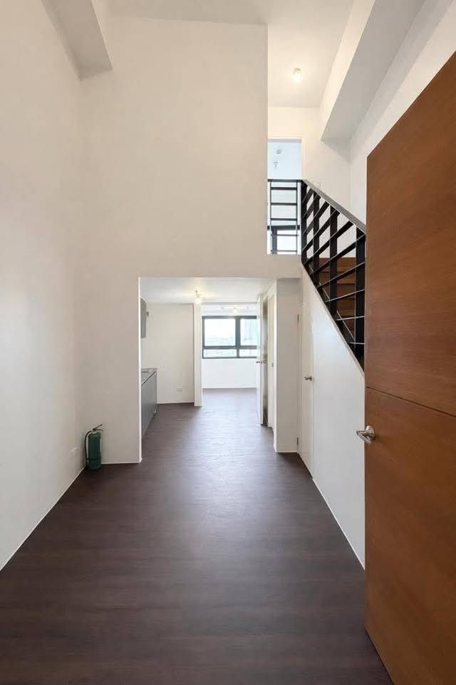 The Sky Suites - Garden Loft (Category: Apartments & Condos) located in Caloocan City. Submitted by reghcam24 (Listing ID 1463004673, Image 3). Description: Fully paid Recently turned over Located at EDSA corner Quezon Avenue 43 sqm 3 bed room 1 toilet and bath Across is: MRT Q. Ave station Centris Mc. Donald's Vetris North Solaire .