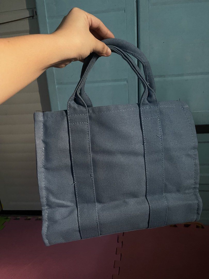 the tote bag (Category: Tote Bags) located in Matanog. Submitted by jcamill3 (Listing ID 1462971269, Image 2). Description: no issue.