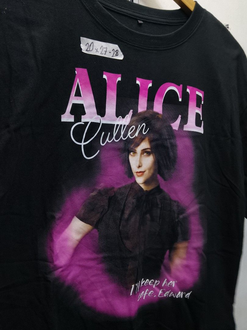 the twilight saga tee (Category: Tshirts & Polo Shirts ) located in Valenzuela. Submitted by joshwrldselection (Listing ID 1463059934, Image 2). Description: medium - large excellent condition no issue thrift..