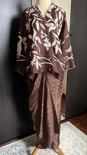 (Category: ) located in . Submitted by wfa.wardrobe (Listing ID 1462900582, Image 1). Description: .