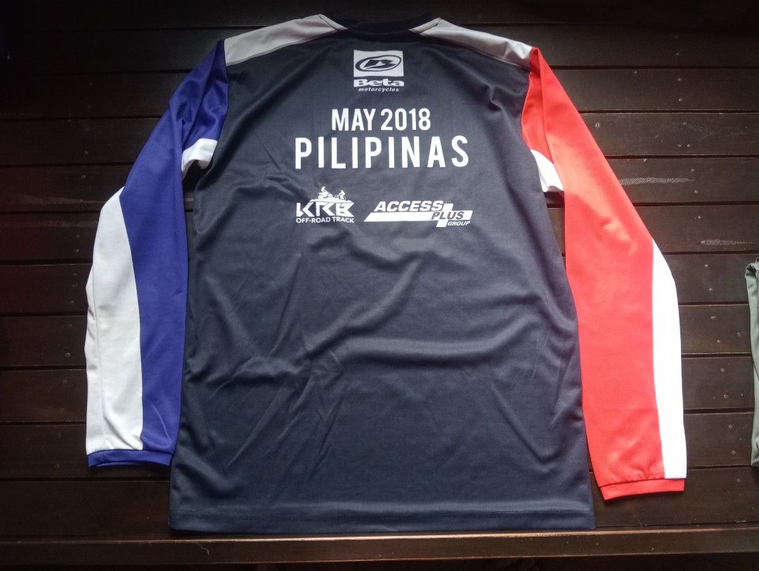 Tim Colemanx riding shirt (Category: Activewear) located in Quezon City. Submitted by wet_boots (Listing ID 1463030659, Image 2). Description: 22x31 ₱500.