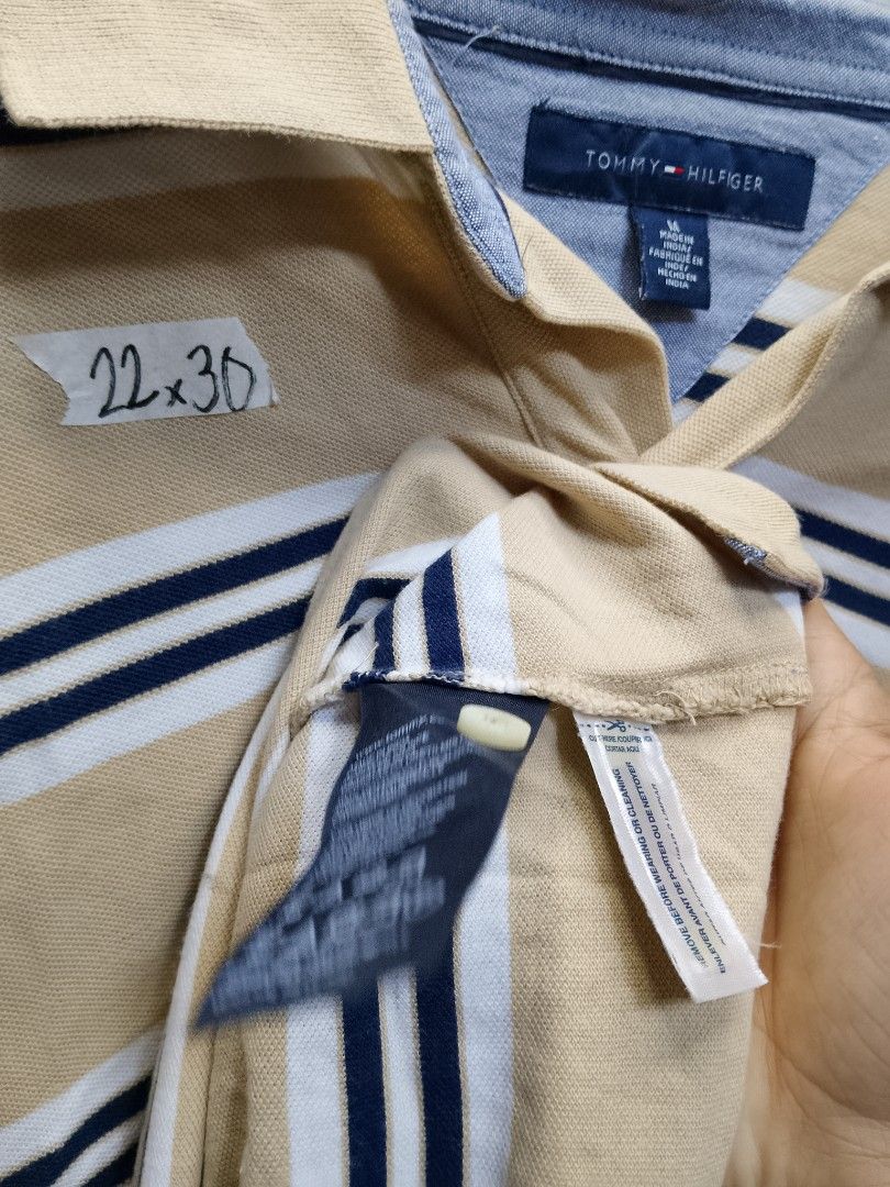 Tommy Hilfiger polo (Category: Tshirts & Polo Shirts ) located in Valenzuela. Submitted by joshwrldselection (Listing ID 1463060327, Image 3). Description: large - xl excellent condition need wash only thrift..