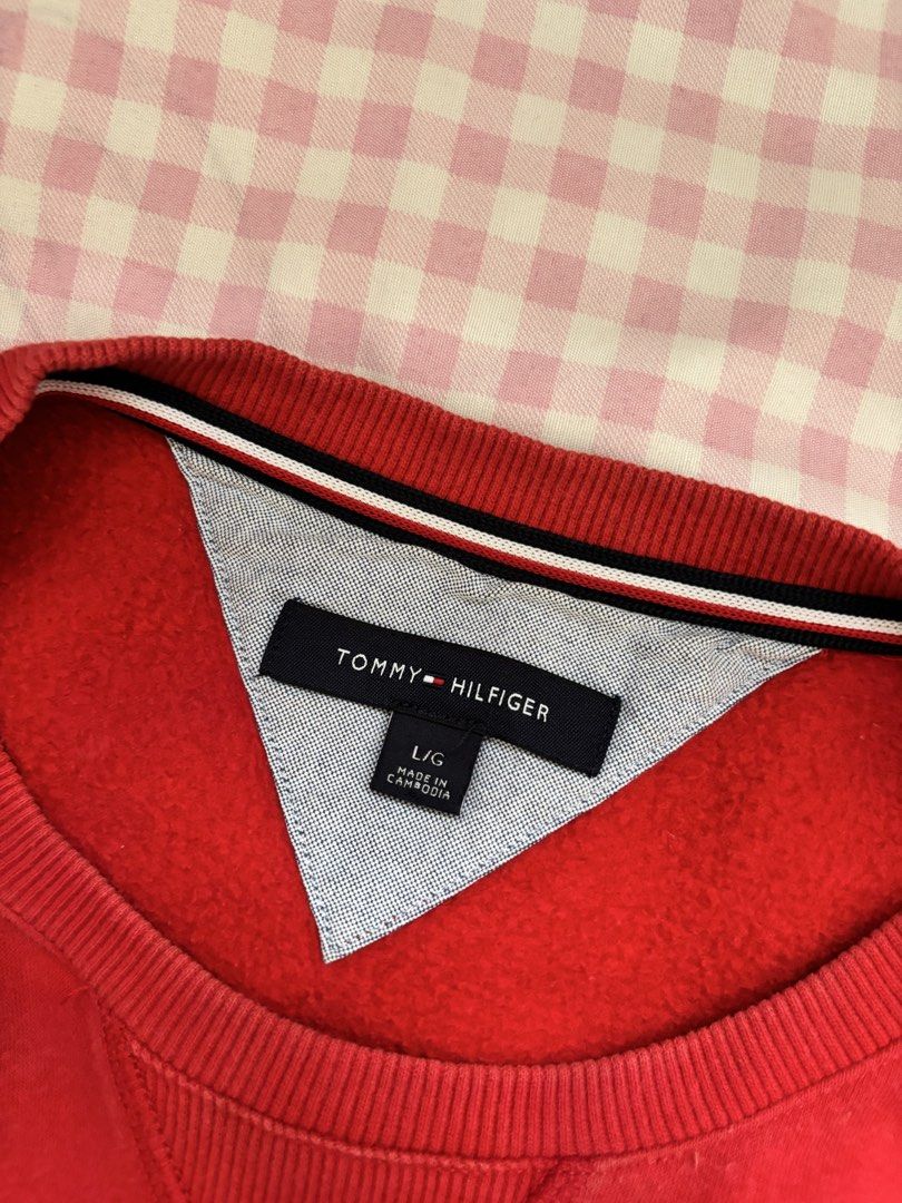 tommy hilfiger sweater (Category: Coats, Jackets and Outerwear) located in Manila. Submitted by iyahpreloved_ (Listing ID 1462945903, Image 3). Description: orig tommy hilfiger size L! red no stains, washable yung nasa lower part ng sweater .