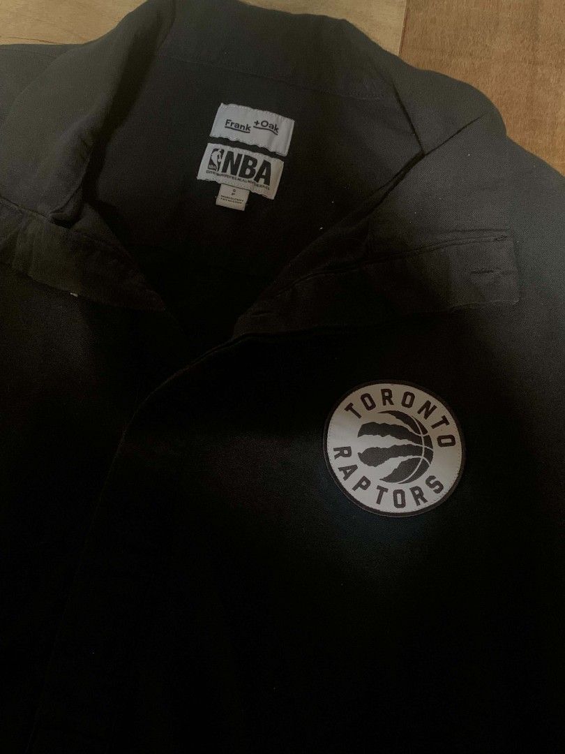 Toronto Raptors NBA Long Sleeve Top (Category: Coats, Jackets and Outerwear) located in Paranaque City. Submitted by patthreads (Listing ID 1462903618, Image 3). Description: 📩dm for details!.