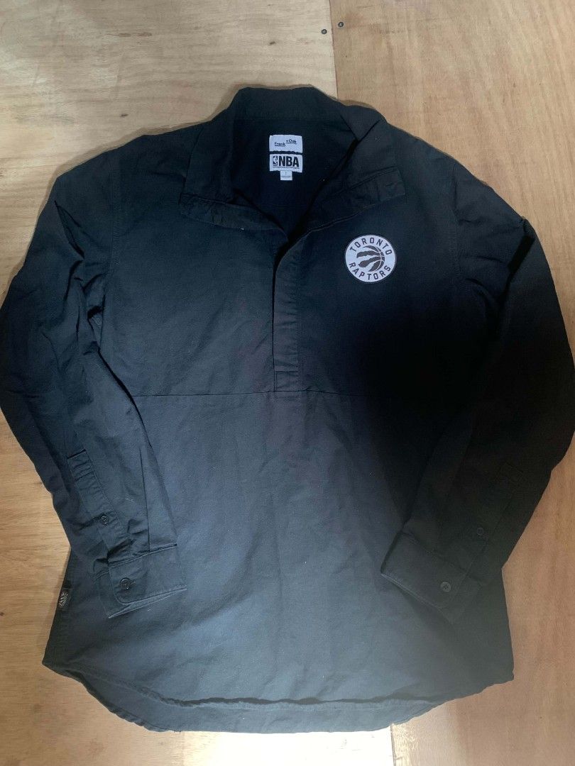 Toronto Raptors NBA Long Sleeve Top (Category: Coats, Jackets and Outerwear) located in Paranaque City. Submitted by patthreads (Listing ID 1462903618, Image 1). Description: 📩dm for details!.