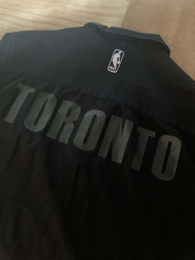 Toronto Raptors NBA Long Sleeve Top (Category: Coats, Jackets and Outerwear) located in Paranaque City. Submitted by patthreads (Listing ID 1462903618, Image 2). Description: 📩dm for details!.