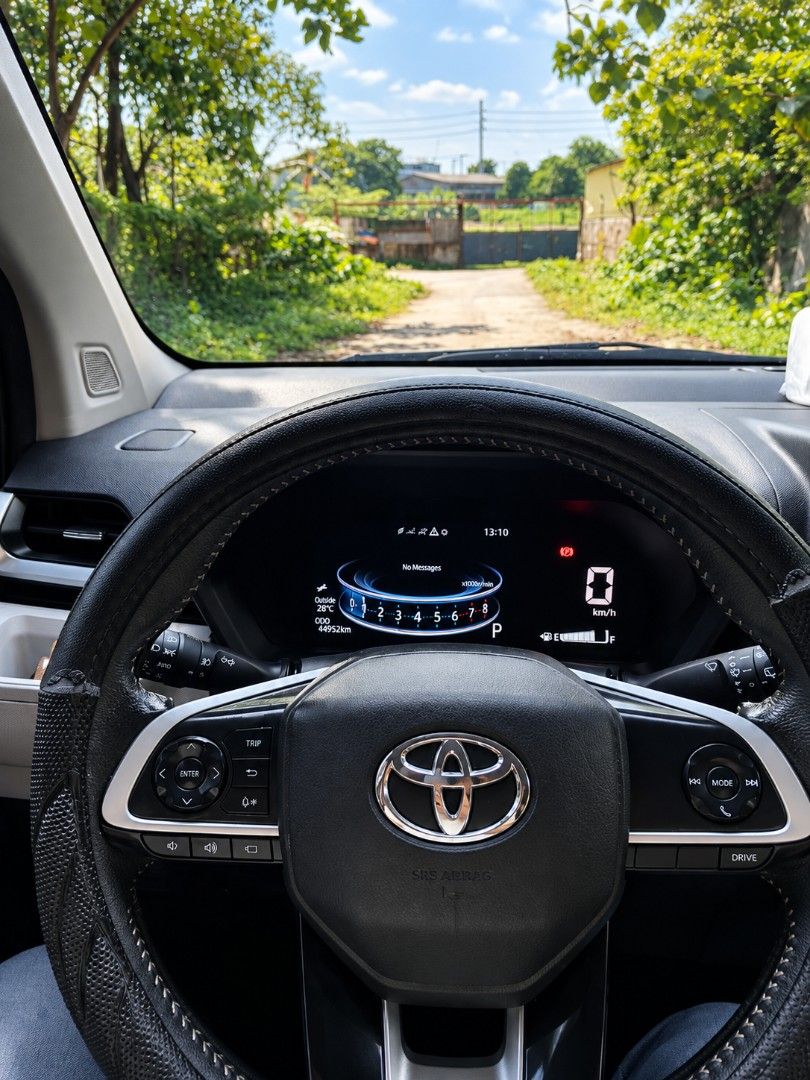 Toyota Veloz V CVT Auto (Category: Used Cars) located in Cainta. Submitted by agentmark (Listing ID 1463116465, Image 2). Description: ‼️ FOR SALE ‼️ 2023 TOYOTA VELOZ V CVT (TOP VARIANT) 💰 ₱820,000 NEGOTIABLE UPON VIEWING DETAILS: - 2023 YEAR MODEL - V VARIANT (TOP OF THE LINE) - CVT AUTOMATIC - 44,952 KM ODOMETER - SILVER METALLIC - PUSH START - 7-SEATER - COMPLETE & CLEAN PAPERS - WELL-MAINTAINED HONEST ISSUES: - MINOR DENTS & SCRATCHES - SLI