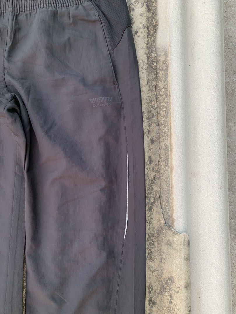 Training Pants (Kategori: Bawahan) berada di Batam. Dikirim oleh bilgett_stuff (ID iklan 1462963708, Gambar 3). Deskripsi: ⚜️SIZE:M-L 🚨PxL? ASK DM❗️ 📞 WA: 0895-3597-45037 📩 DM IG: @bilgett_stuff #fyp #bilgett_stuff #forsale #foryou #SecondBerkualitas.