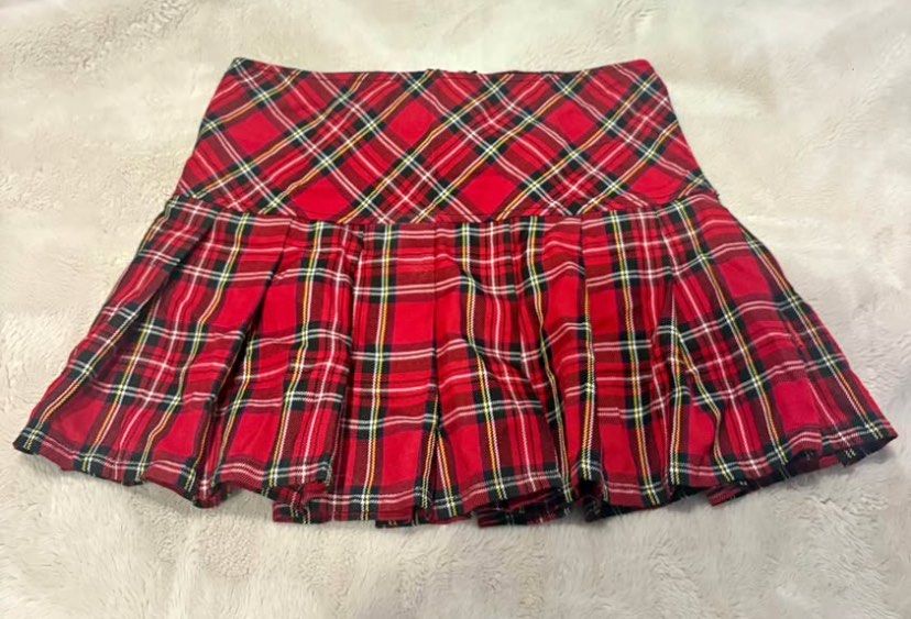 Tripp NYC plaid skirt (Category: Skirts) located in Quezon City. Submitted by cheerupbby (Listing ID 1463084701, Image 1). Description: 27” waist. Trying to sell here but crossposted on fb 🇨🇦. Personal item. I will ship when I get back to the Philippines from Canada in Nov 2026 or February 2027. Note: I will only bring what is SOLD. 📍 QC - location sa pinas Can ship thru lalamove or j&t.