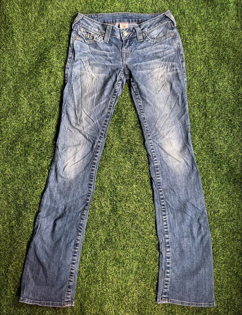 TRUE RELIGION JEANS (Category: Jeans) located in Carcar. Submitted by thrift_kidd (Listing ID 1462949080, Image 2). Description: TR JEANS WORLD TOUR STRAIGHT Waist: 26 actual 30 stretch Length: 41 Hem: 8 Low rise fit Early 2000s - 2010s DM📩.