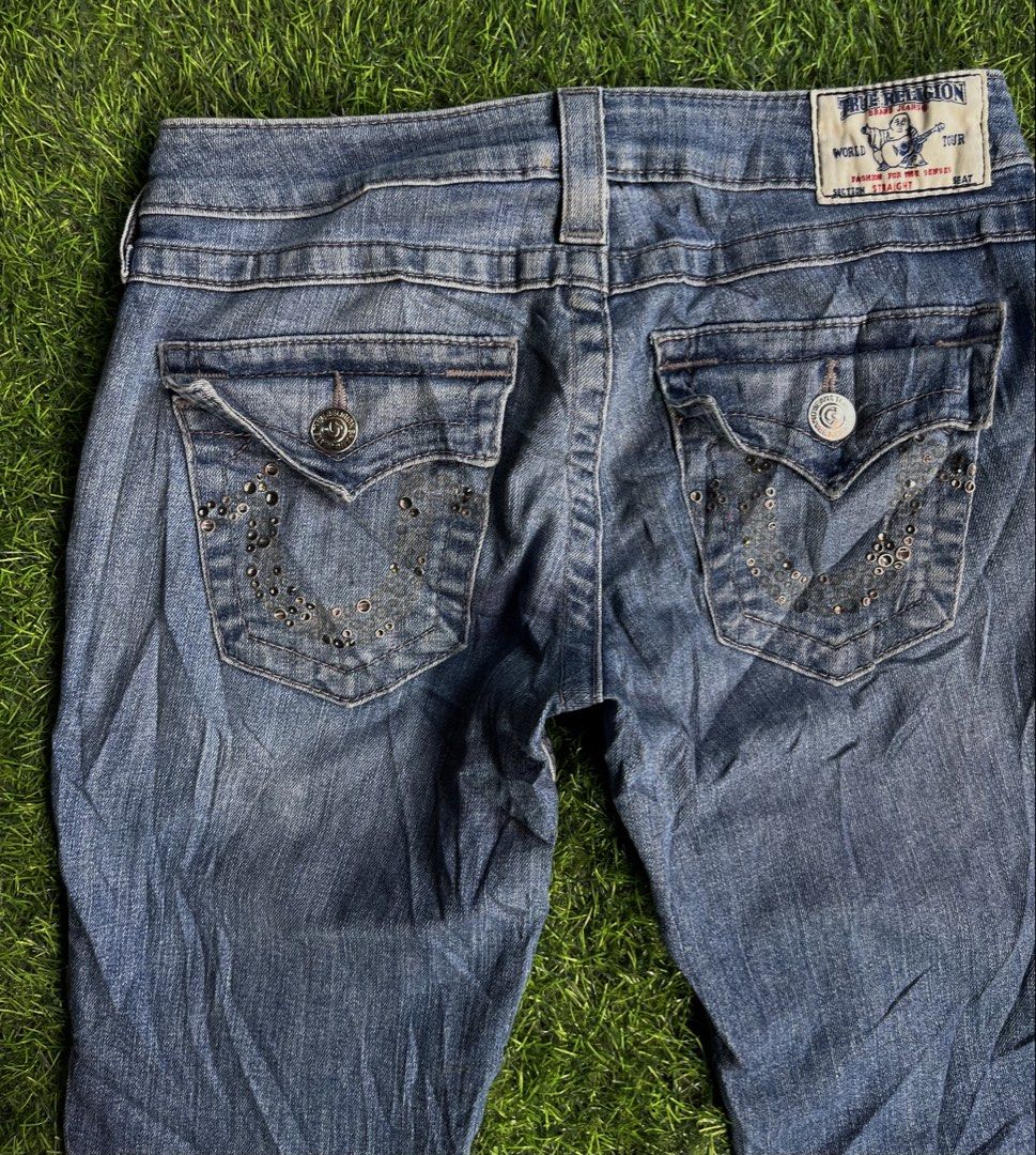 TRUE RELIGION JEANS (Category: Jeans) located in Carcar. Submitted by thrift_kidd (Listing ID 1462949080, Image 3). Description: TR JEANS WORLD TOUR STRAIGHT Waist: 26 actual 30 stretch Length: 41 Hem: 8 Low rise fit Early 2000s - 2010s DM📩.