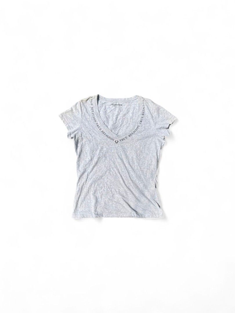 True Religion V Top (Category: Others Tops) located in Davao. Submitted by wildhearts121 (Listing ID 1462920959, Image 1). Description: Excellent Flaw: cut washtags.