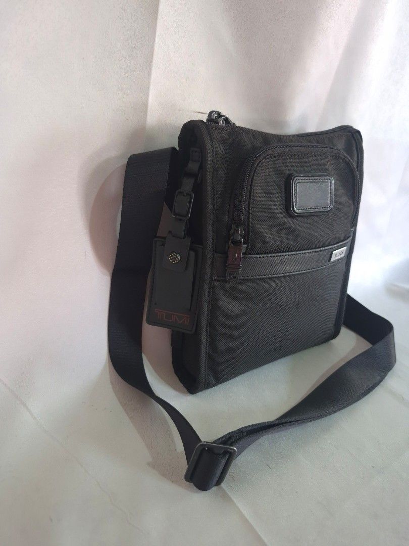 Tumi Alpha 2 Small Pocket bag... (Category: Sling Bags) located in Davao. Submitted by bae214214 (Listing ID 1462923646, Image 3). Description: Ptpa salamat admin Tumi Alpha 2 Small Pocket bag Crossbody/Sling bag "22110D2" Dimension Approx: 10 x 8 inches Excellent color and condition minimal sign of usage Malinis labas at loob Sobrang ganda at solid pa Price: 7,500 .