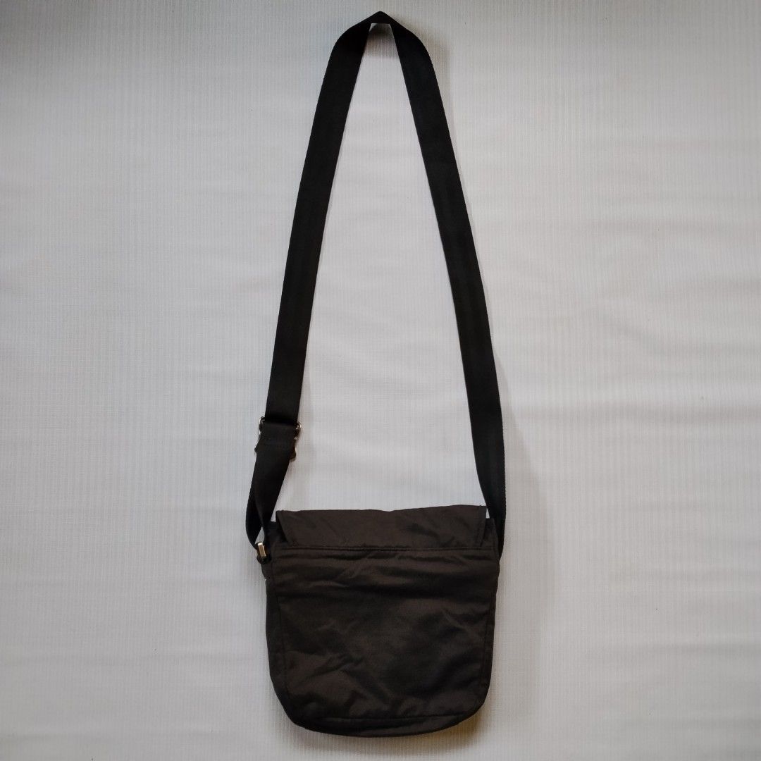 TUMI (T-TECH SLING BAG) (Category: Sling Bags) located in Bacolod City. Submitted by waybackcouture (Listing ID 1462894803, Image 2). Description: TUMI (T-TECH SLING BAG) RATE VERY GOOD TO EXCELLENT CONDITION) SIZE REGULAR SLING BAG PRICE 1899 ADD SHIPPING FEE DM TO PURCHASE.