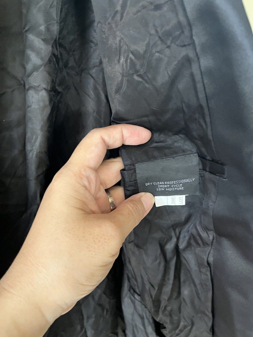 Tuxedo coat and pants set (Category: Sets & Coordinates) located in Bacoor. Submitted by ayit. (Listing ID 1462913036, Image 3). Description: Negotiable new Original bill robin son set Tuxedo personal original Sf inc good cond Payment first Gcash j&t and lalamove Pants dimes 15/38 Coat 18/30 .