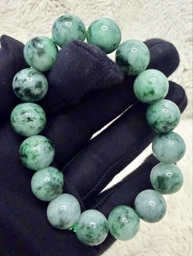 Type AA Spice Green Floating Burma Jadeite Bracelet (Category: Luxury Accessories) located in Manila. Submitted by mrsmdxbseller (Listing ID 1463091069, Image 3). Description: .