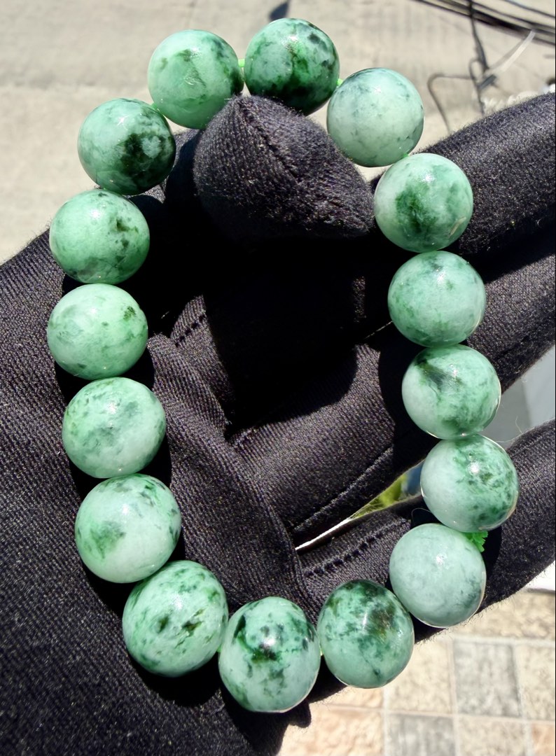 Type AA Spice Green Floating Burma Jadeite Bracelet (Category: Luxury Accessories) located in Manila. Submitted by mrsmdxbseller (Listing ID 1463091069, Image 2). Description: .
