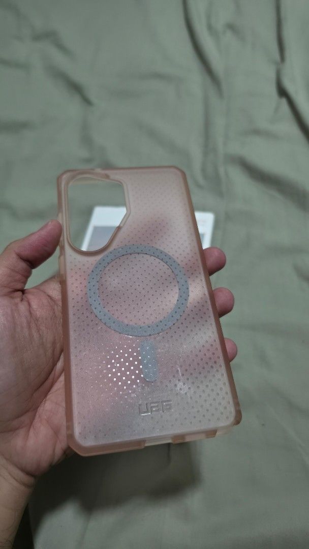 UAG Dot Case S26 Ultra (Category: Cases & Sleeves) located in Pasig City. Submitted by bagaholic84 (Listing ID 1462903744, Image 3). Description: - Original UAG MagSafe Dot Case for Samsung Galaxy S26 Ultra - Built-in MagSafe compatibility - Superior drop protection (up to 15ft) - Stylish clear pinkish color - Includes original packaging.