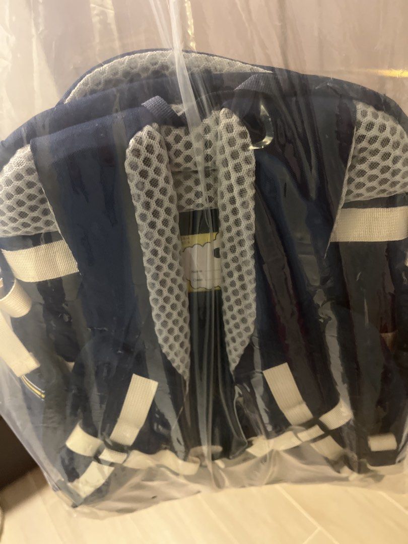 Uniform Porter x Yellow Sheep Backpack Navy Blue Yellow （分類：背包）位於 Hong Kong。 由 grandwhale_bb49ee 提交（商品編號 1463055940，圖片 2）。簡介： Navy blue backpack with yellow accents. Collaboration between Uniform Porter and Yellow Sheep. Padded straps for comfort. Great for school or everyday use.。