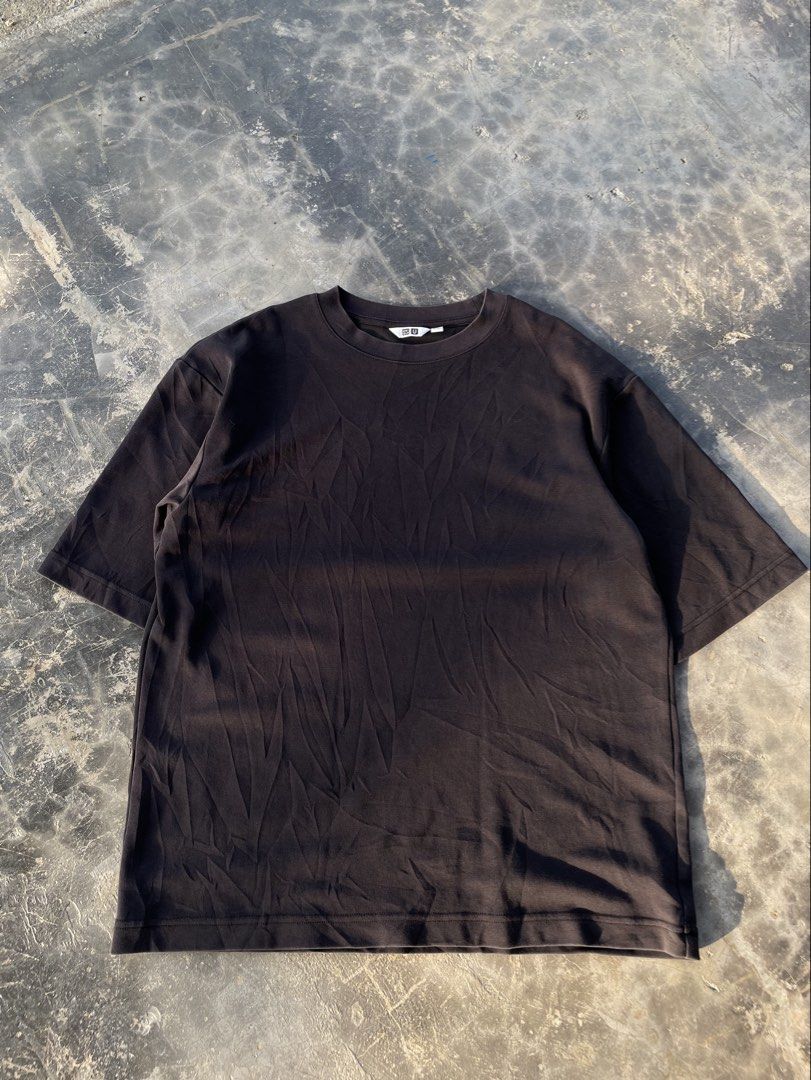 Uniqlo Airism (Category: Tshirts & Polo Shirts ) located in Tagum. Submitted by yj-repethrift (Listing ID 1462986577, Image 1). Description: Dimes : 22x27 Condition : Great Condition Color Rate : 9/10 Issue : No issue Need Wash.