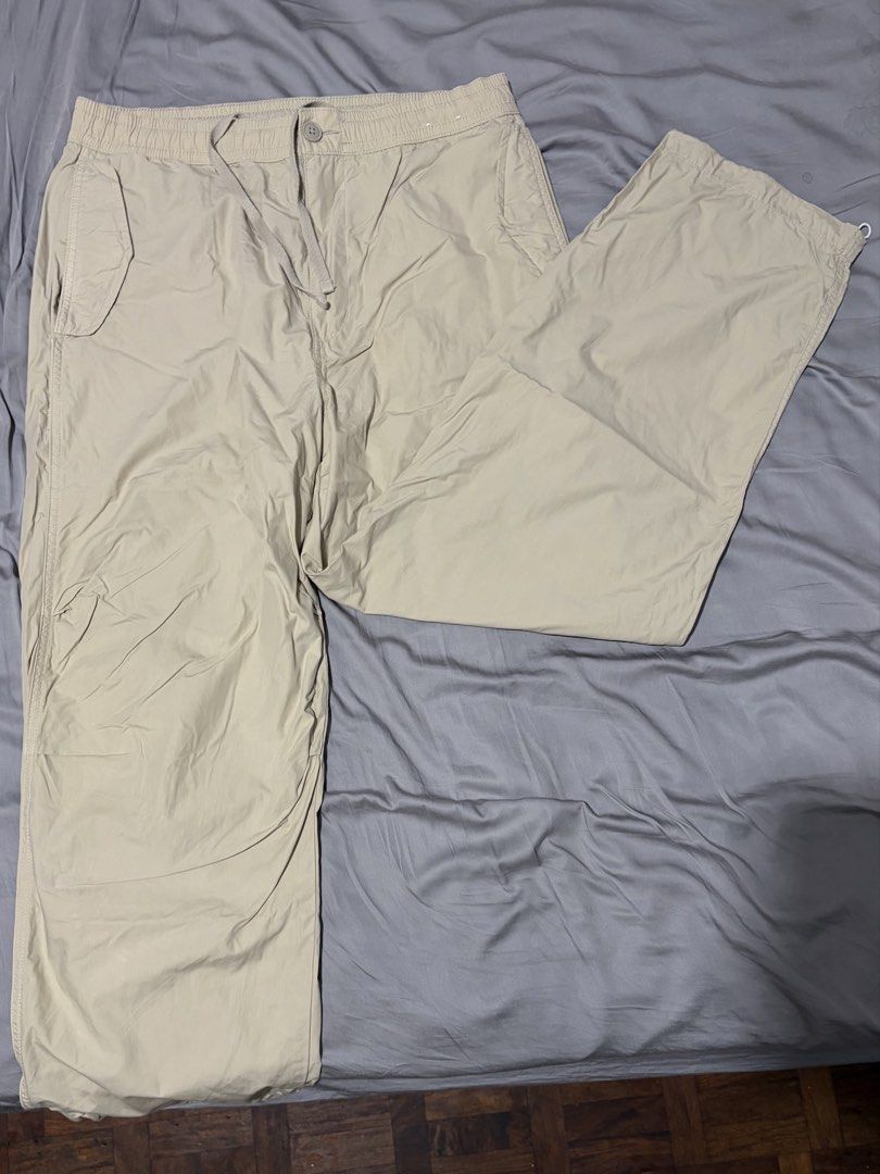 Uniqlo Baggy Pants (Category: Trousers) located in Manila. Submitted by goldendeer.ed5091 (Listing ID 1462934195, Image 3). Description: Uniqlo Baggy Pants Size: M (76-84cm) Condition: used once rfs: decluttering Loc: Manila Strictly courier only.