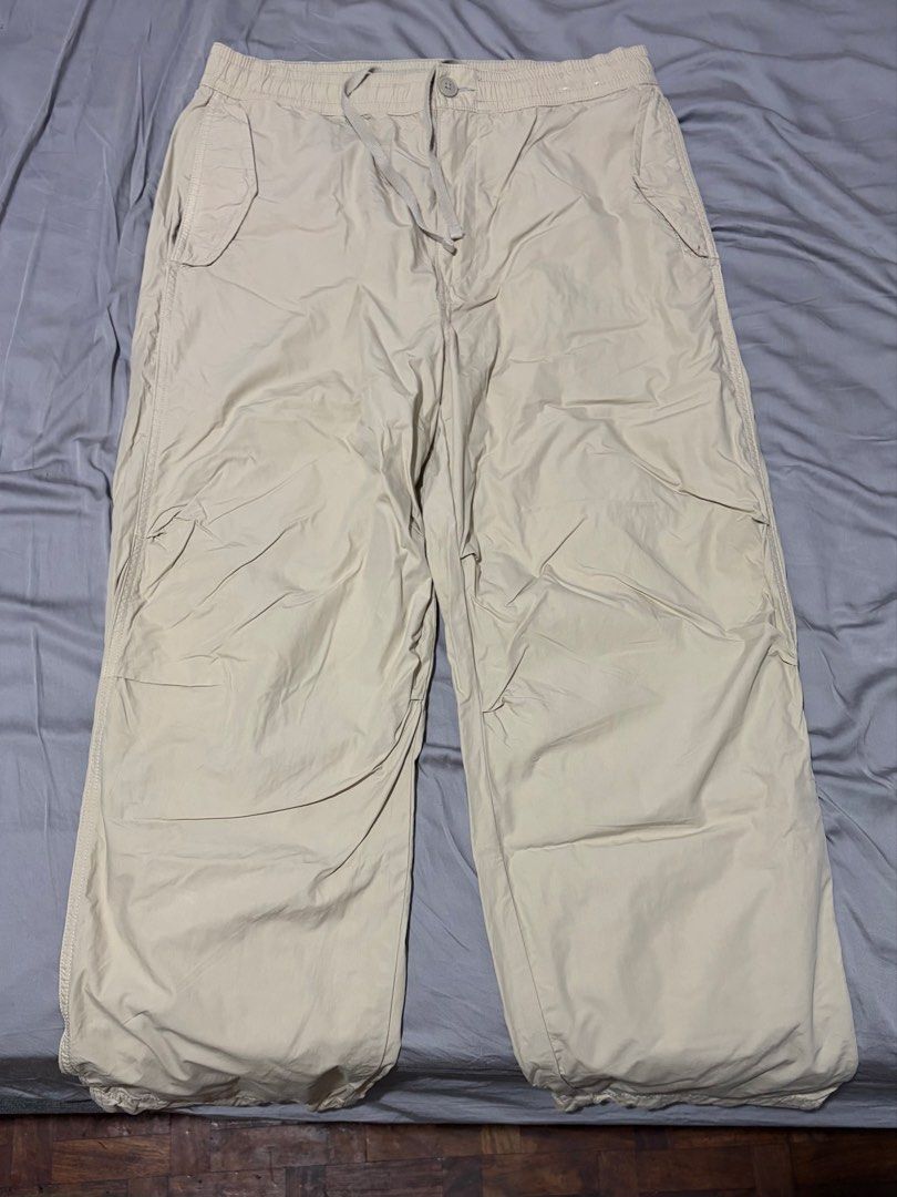 Uniqlo Baggy Pants (Category: Trousers) located in Manila. Submitted by goldendeer.ed5091 (Listing ID 1462934195, Image 1). Description: Uniqlo Baggy Pants Size: M (76-84cm) Condition: used once rfs: decluttering Loc: Manila Strictly courier only.
