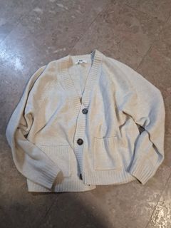 (Category: ) located in . Submitted by yzyan (Listing ID 1462899533, Image 1). Description: .