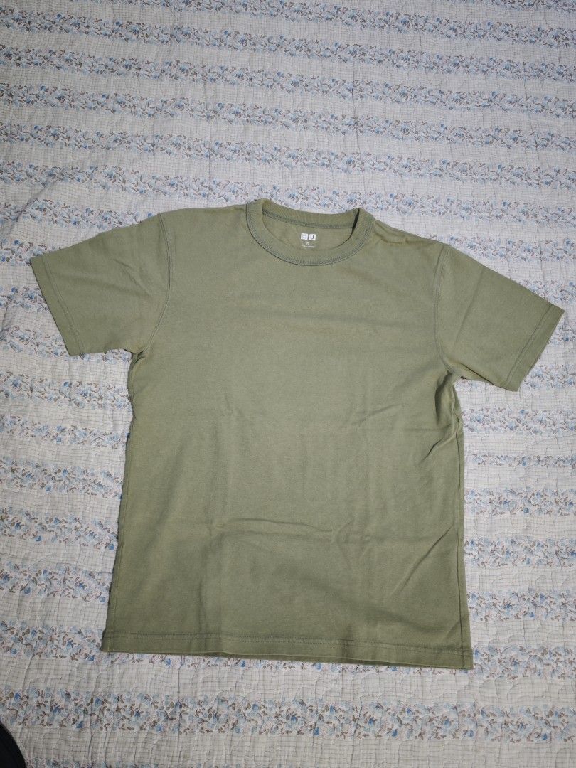 Uniqlo Crew Neck (Category: Tshirts & Polo Shirts ) located in Antipolo. Submitted by skyflakeslover (Listing ID 1463033119, Image 1). Description: Gcash / Maya / Bank stranfer J&T shipping FRS: Decluttering Condition: Lightly used.