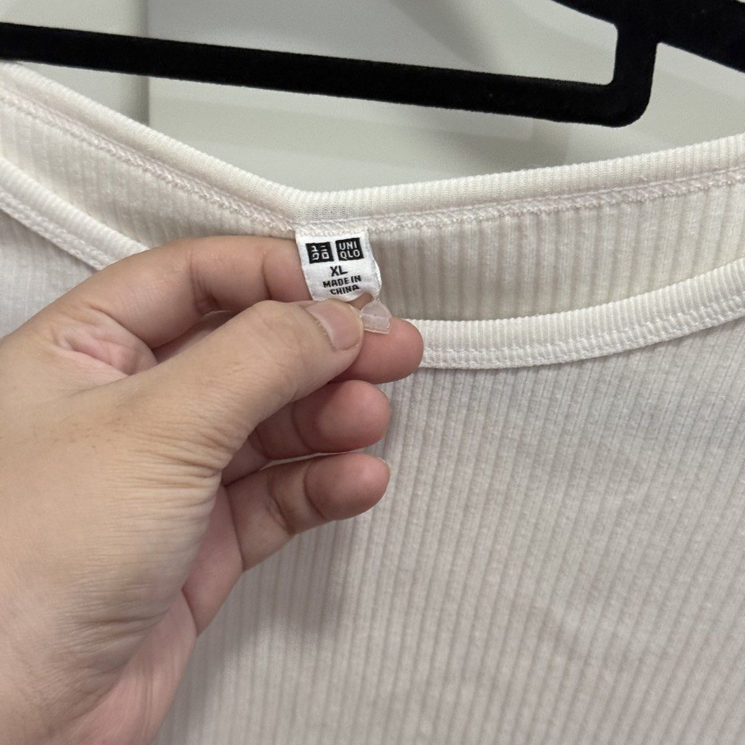Uniqlo Crop top (Category: Shirts) located in Quezon City. Submitted by _seyer (Listing ID 1463070604, Image 2). Description: .