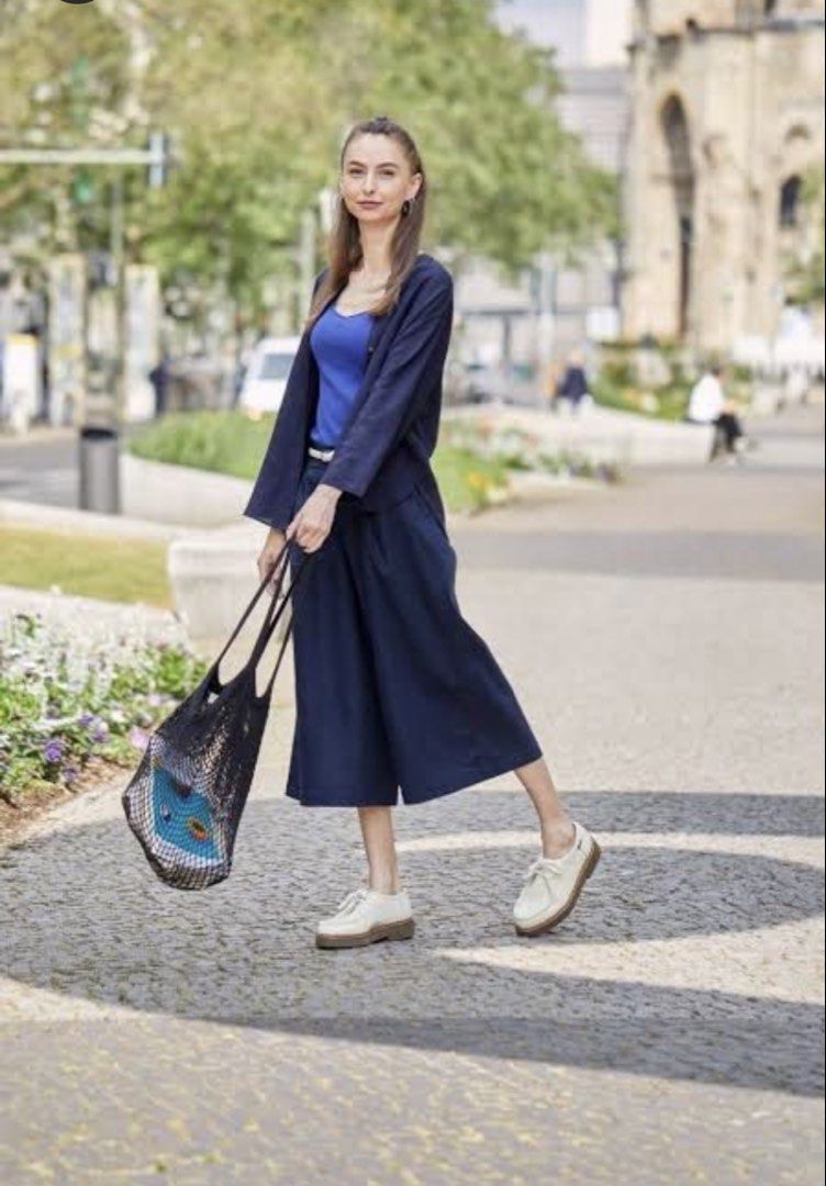 Uniqlo Culottes Linen Pants (Category: Other Bottoms) located in Guagua. Submitted by clothingbyl (Listing ID 1462989288, Image 2). Description: .