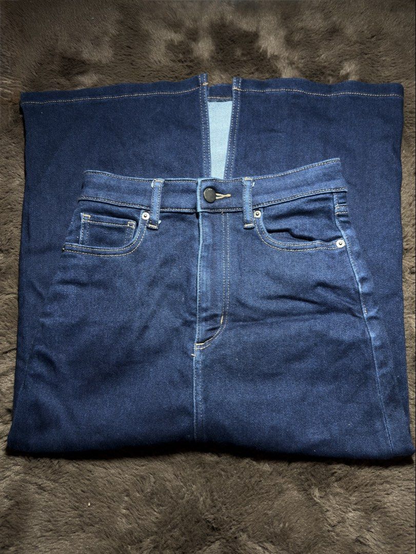 UNIQLO denim skirt (Category: Skirts) located in Valenzuela. Submitted by julijulyxoxo (Listing ID 1463066059, Image 1). Description: where to find me: Facebook: Julianne Leigh (post is already up) Instagram: shop.loveandrelove (might post updates/items here too) MOP: maribank, gcash, maya MOD: J&T Express Item is unwashed. Please wash immediately before wearing!.