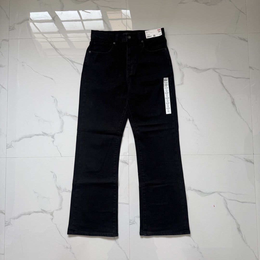 Uniqlo Flared High Rise Jeans (Category: Jeans) located in Santo Tomas. Submitted by the580closet (Listing ID 1462968151, Image 1). Description: - Size: 26 28 inches - waistline 39.5 inches - length 9.5 inches - leg opening.