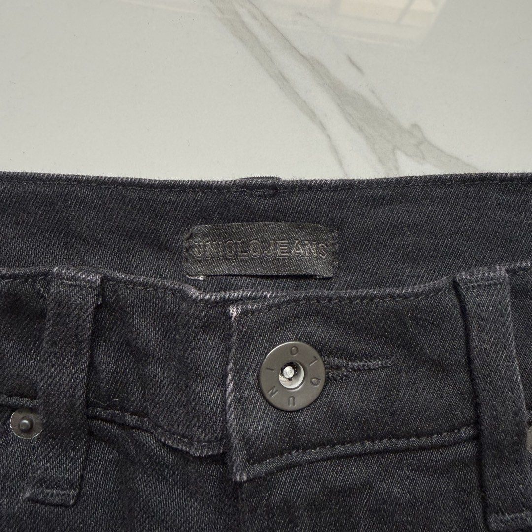 Uniqlo Flared High Rise Jeans (Category: Jeans) located in Santo Tomas. Submitted by the580closet (Listing ID 1462968151, Image 3). Description: - Size: 26 28 inches - waistline 39.5 inches - length 9.5 inches - leg opening.