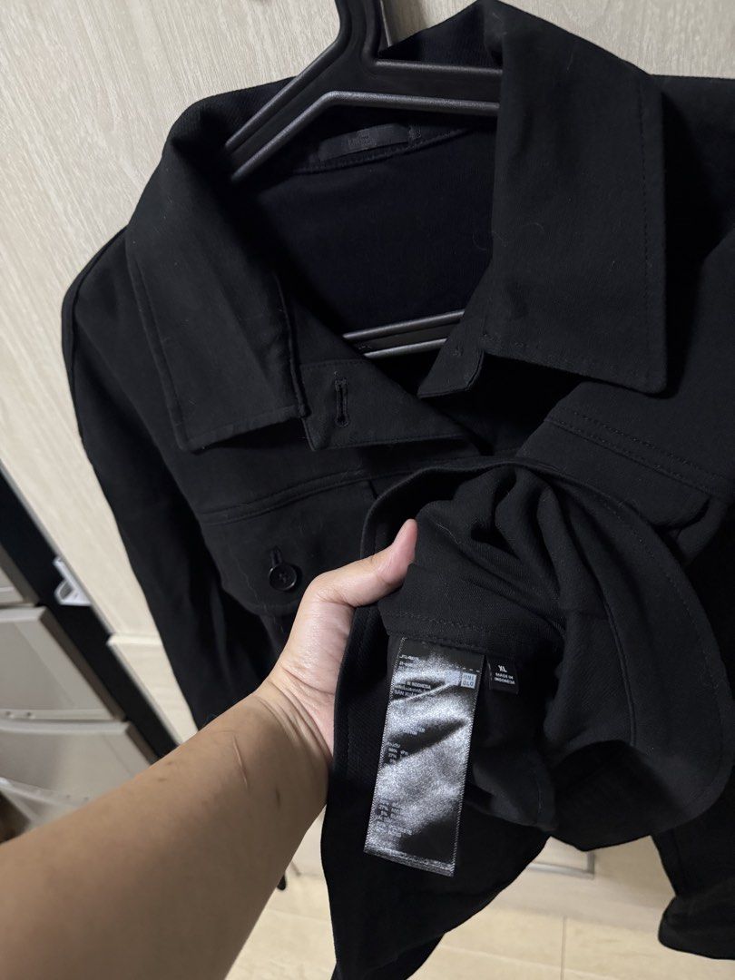 Uniqlo Jersey Relaxed Jacket (Category: Coats, Jackets and Outerwear) located in Balanga. Submitted by quasar_soles (Listing ID 1463052096, Image 3). Description: Uniqlo Jersey Relaxed Jacket - Size: XL (22.75 x 21.5) - Black - Button-up front - Two chest pockets .