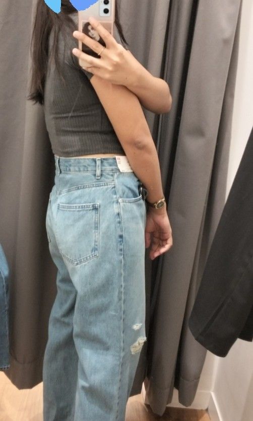 Uniqlo Pants (Category: Jeans) located in Manila. Submitted by cristyyymatcha (Listing ID 1463094368, Image 3). Description: Pre loved Uniqlo Pants Jeans offer me Location: Caloocan Monumento near SM Grand Central.