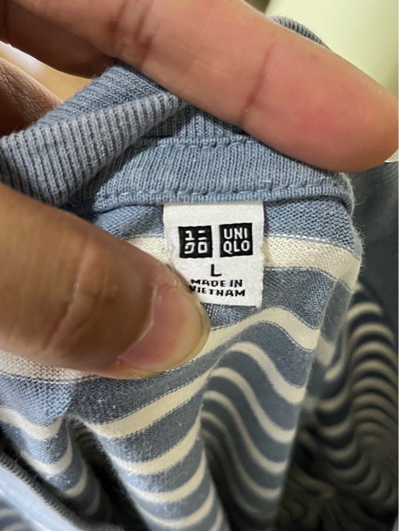 Uniqlo shirt (Category: Shirts) located in Mabalacat. Submitted by missy_rose27 (Listing ID 1463005308, Image 3). Description: Size: Large .