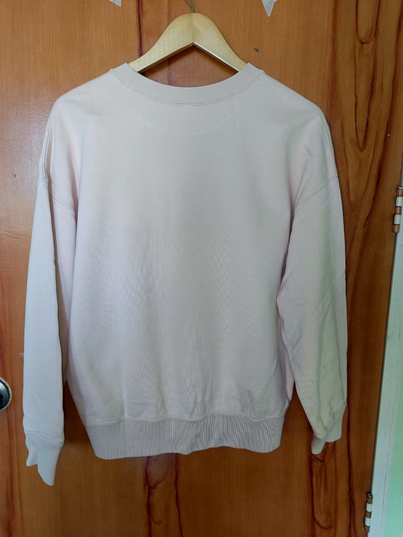 UNIQLO SWEATSHIRT (Category: Coats, Jackets and Outerwear) located in Laoag. Submitted by soulleadthrift (Listing ID 1463115635, Image 3). Description: FOR SALE‼️‼️‼️🔥🔥🔥 BRAND: UNIQLO TYPE: SWEAT SHIRT US RELEASE LARGE ON TAG DIMES: 23 WIDTH 24 LENGTH CR:9.8/10 EXCELLENT CONDITION NO ISSUE LOC: LAOAG CITY ILOCOS NORTE📍📍📍 450+SF DM LANG📩📩📩.